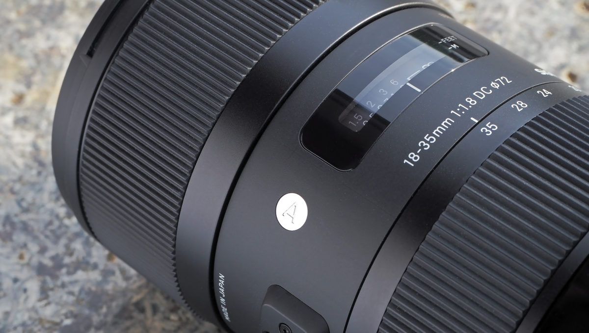 「ズーム全域F1.8」が与えた衝撃――シグマの革命的レンズ「18-35mm F1.8 DC HSM」再評価レビュー