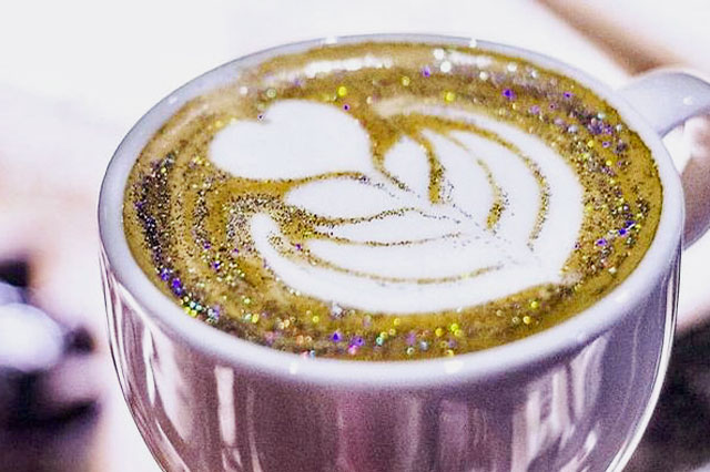 インド発のキラキラフードが「Glitter food」がポスト・インスタ映えに名乗り
