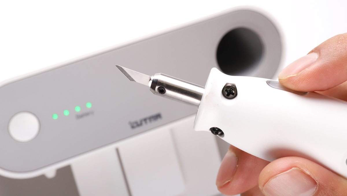 プラモもサクサク進む! 超音波でぬるっと切れる電動カッターがやめられない気持ち良さ