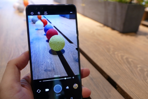 前面カメラもデュアルなスマホ「HTC U12+」、10万超の価値を知るべく握った