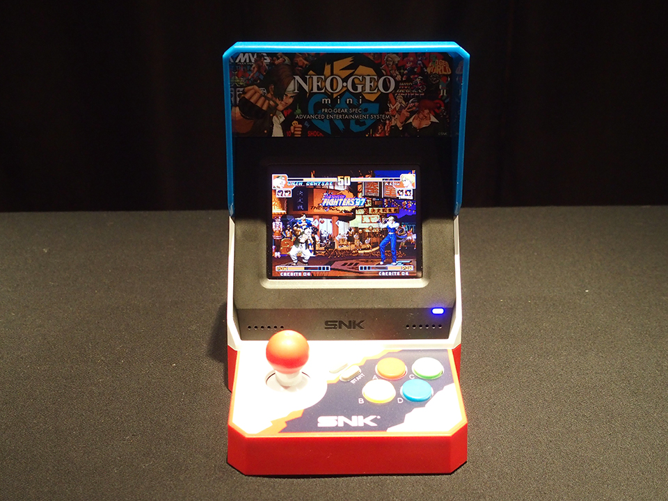 早く遊びたいぞ「NEOGEO mini」…! 「KOF」最新作発表とともによみがえる“格ゲーの一番熱い時代”の思い出