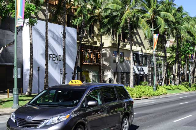 珍しいどんでん返し! 「Uber」のピーク料金規制を巡りホノルル市長が土壇場で待った!
