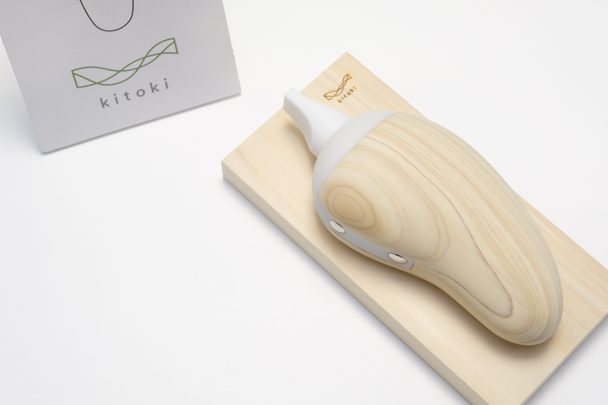 プロジェクト開始50分で100万達成! 癒しの深呼吸デバイス「kitoki」をたばこのように吸ってきた