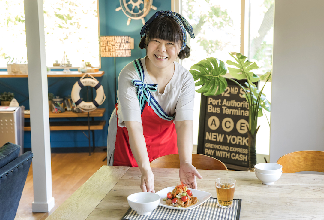 数々の芸人を開運させた手腕やいかに!? これがボルサリーノ関の「開運飯」だ!