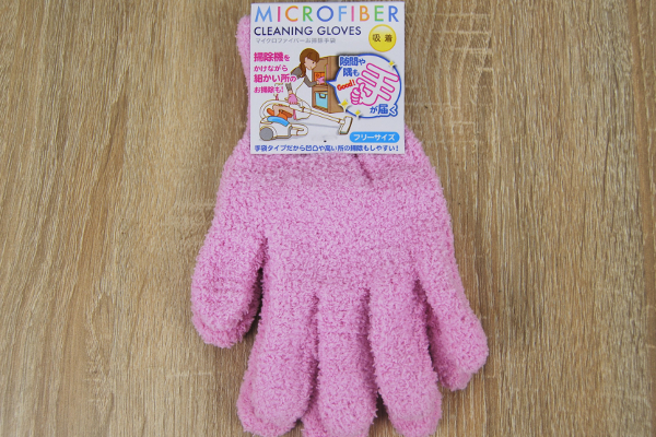 マイクロファイバー×手袋＝超便利! 100均グッズ「MICROFIBER CLEANING GLOVES」で部屋の拭き掃除の革命が起きる!!