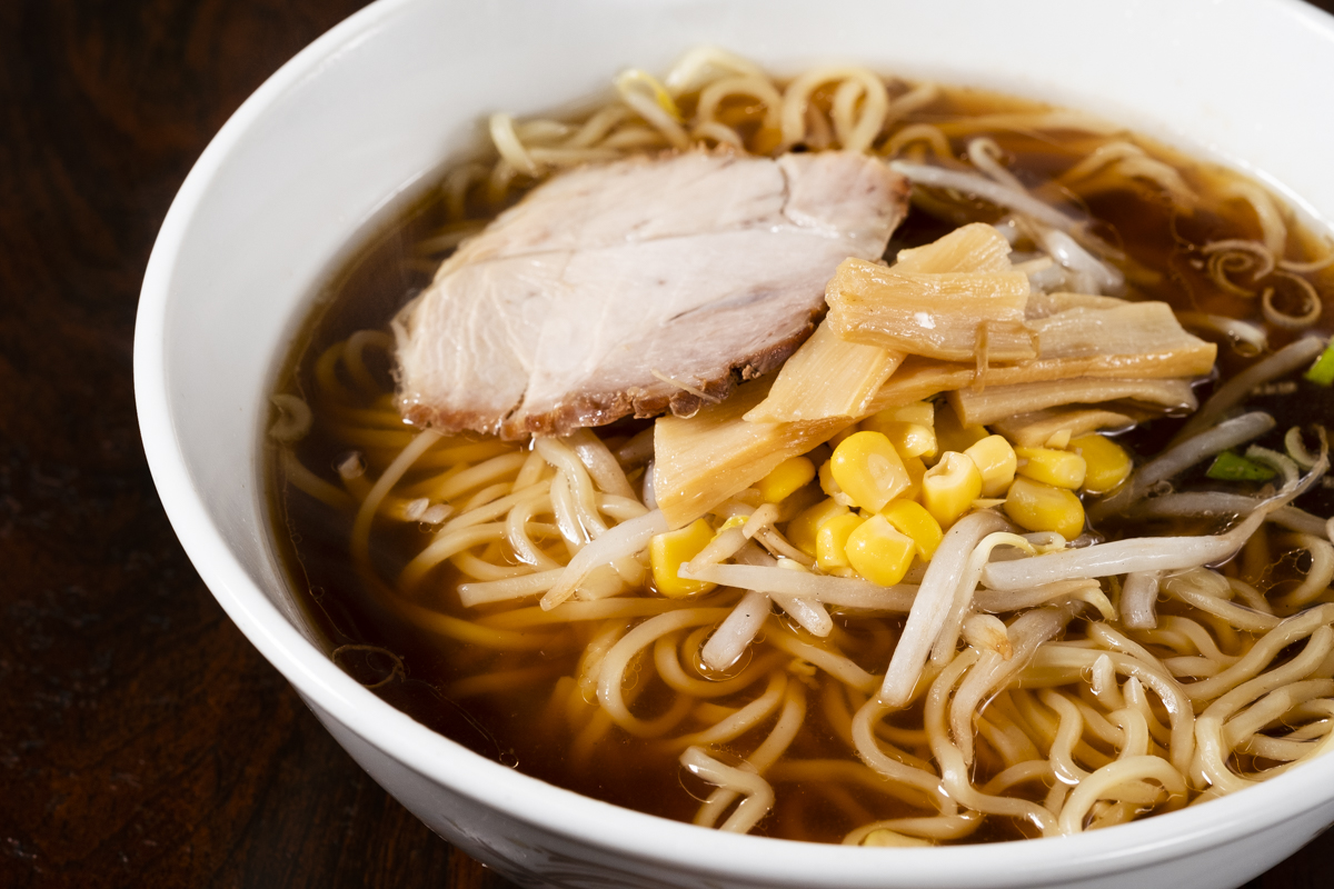 【街中華の名店】ラーメン400円！ 学生の青春に寄り添う「メルシー」は早稲田遺産だ
