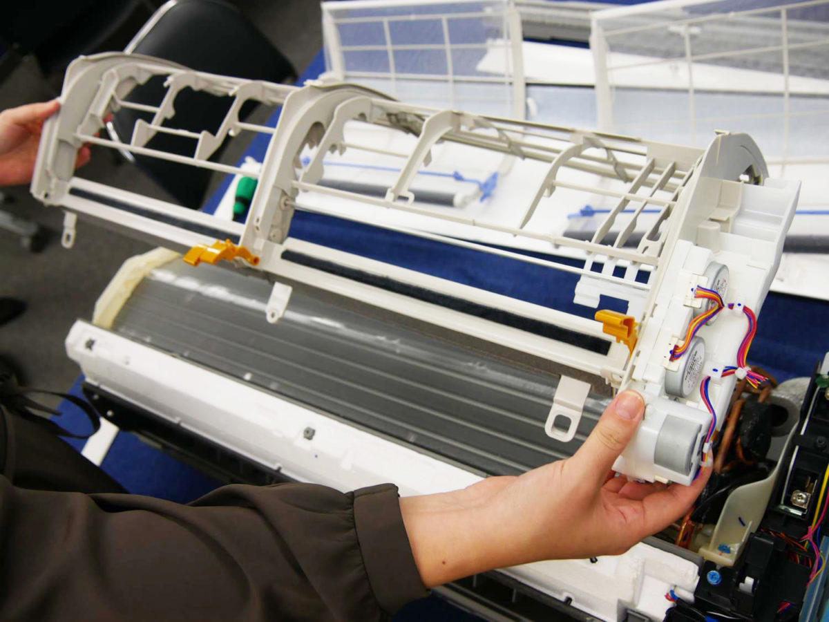 このイベント、確かに貴重すぎる! 家電ライター大興奮の「おとなのエアコン分解」を画像でプレイバック