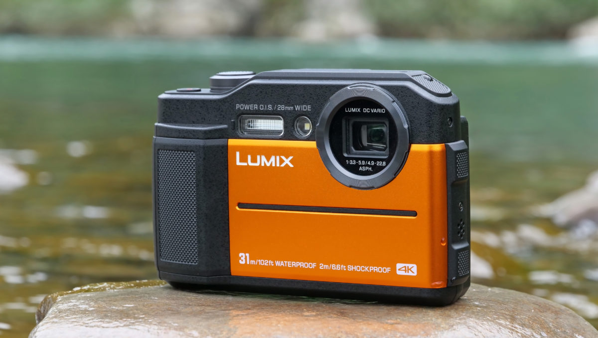 パナソニック「LUMIX FT7」濃厚レビュー！まさかのファインダー内蔵で「タフネスカメラ」の新境地を開いた