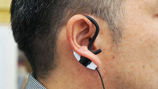 “骨で聴く”新感覚のサウンド! 骨伝導イヤホン「earsopen」を先行体験してみた