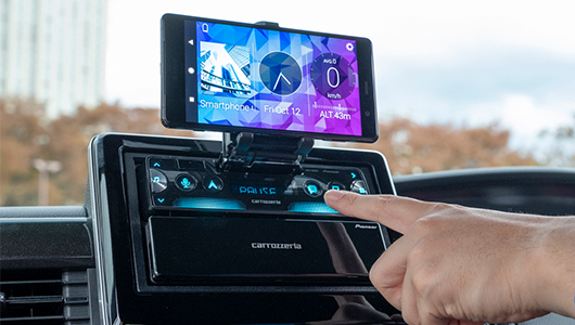 ITライターが唸った！ カロッツェリア スマートフォンリンク「MVH-7500SC」は、車内でスマホを最大活用するガジェットだ！