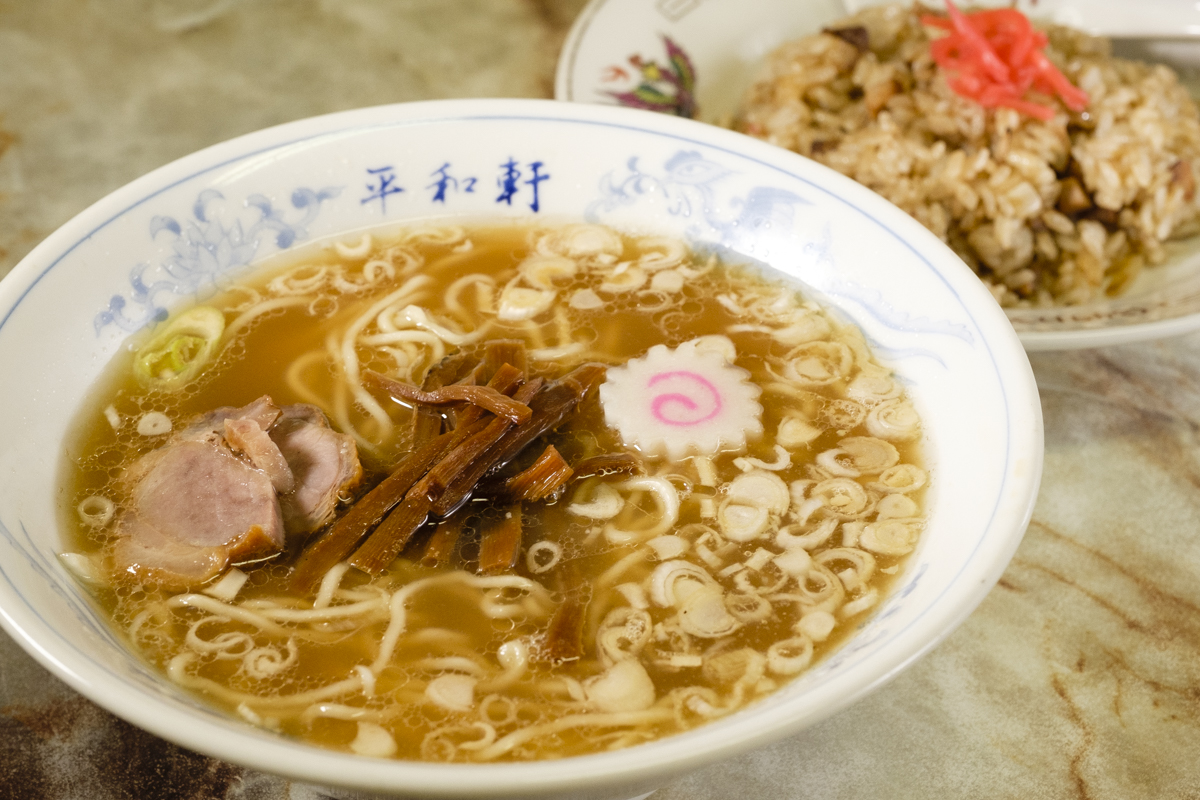 【街中華の名店】自家製麺のラーメン470円！創業90年を超える大崎「平和軒」は次世代に残すべき宝のような店