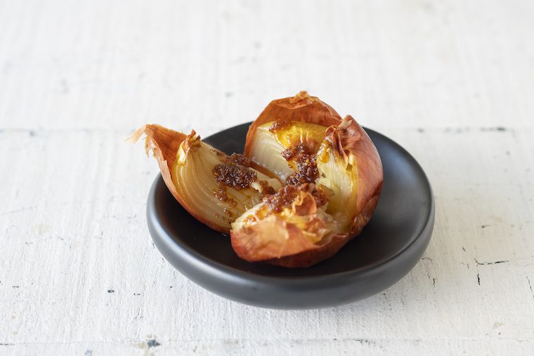 マンネリ料理にエスニック風味を！ コストコの調味料「食べるラー油」が万能だった