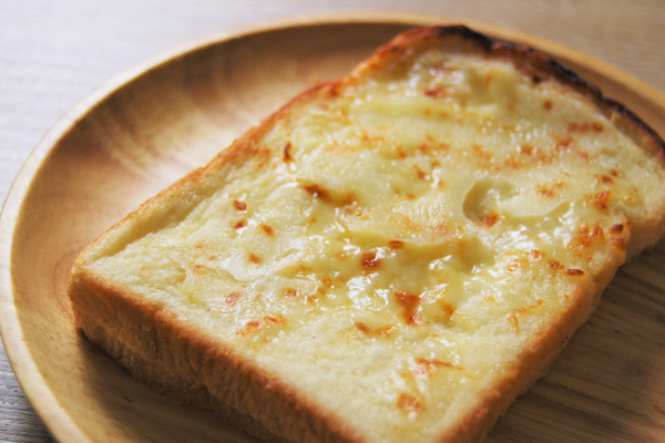 【テイクアウトめし】こんがり焼けたチーズが絶品！ 手軽にサッと食べられるエクセルシオール カフェ「クロックムッシュ」