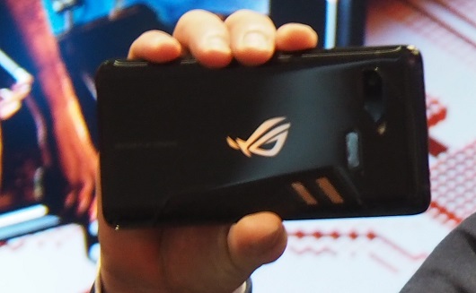 ASUS「ROG Phone」はただの高性能ゲーミングスマホにあらず! アプリゲーム市場すら変える可能性も？