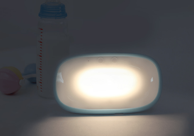 「泣いてるよ」とスマホにお知らせ! LEDライトがとことん「赤ちゃん思い」に進化した