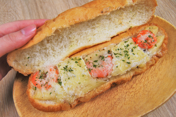 【テイクアウトめし】ミラノサンド史上No.1の美味しさ!? 寒い時期にピッタリなドトールの「ミラノサンド カマンベールと海老グラタン」