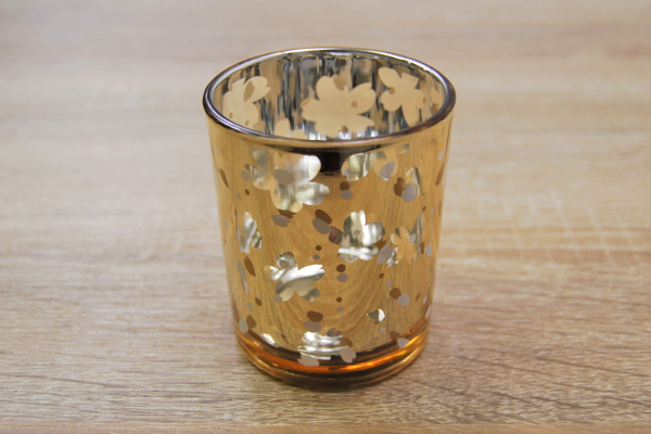 部屋で楽しむお花見!? 幻想的な風景が広がるダイソー「キャンドルホルダー（さくら）」