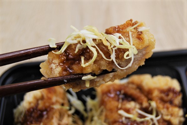【テイクアウトめし】人気弁当をWで堪能！ キッチンオリジンの「チキン竜田生姜焼き弁当」