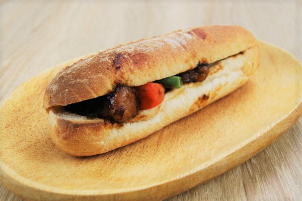 【テイクアウトめし】とろっとした牛肉がパニーニと相性抜群！ エクセルシオールカフェ「牛肉のデミグラスソース ～赤ワイン仕立て～」