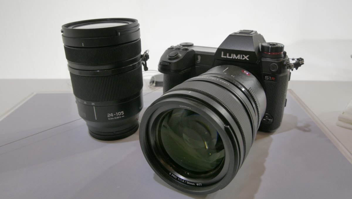 パナソニックがついに参戦! 混沌のフルサイズミラーレス市場に現れた新星「LUMIX S1R/S1」