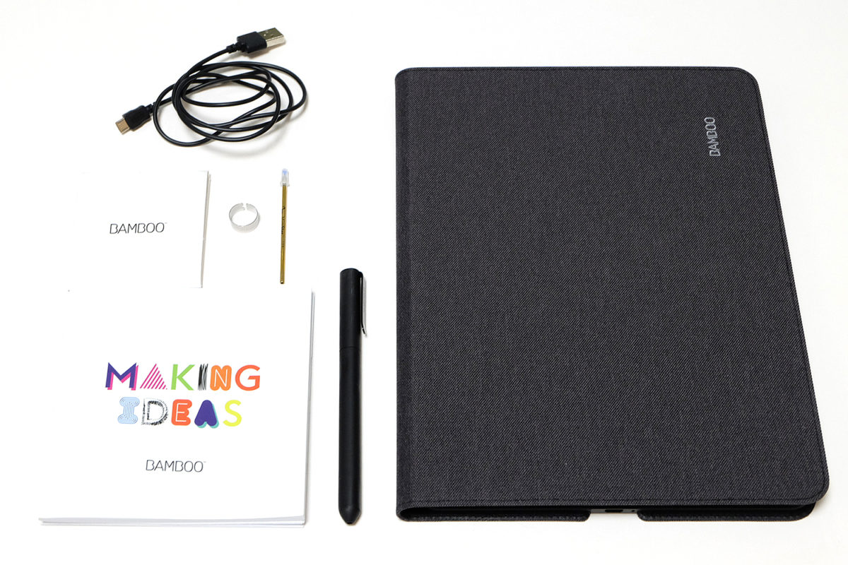 ↑「Bamboo Folio(バンブーフォリオ)」サイズはA4のlarge(2万4840円)とA5のsmall(1万9224円)の2種類。写真はsmall
