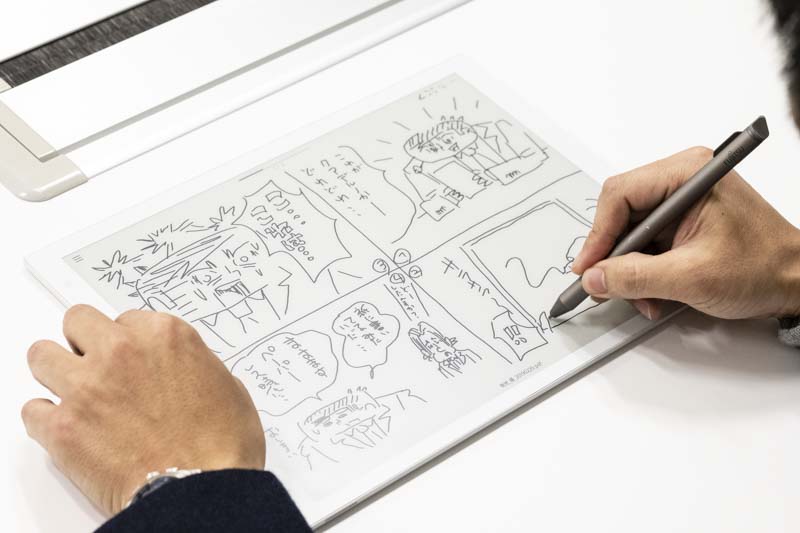 元印刷所勤務の漫画家・奈良裕己先生、絶句!! 電子ペーパー「クアデルノ」は書き味「紙ってる」!?