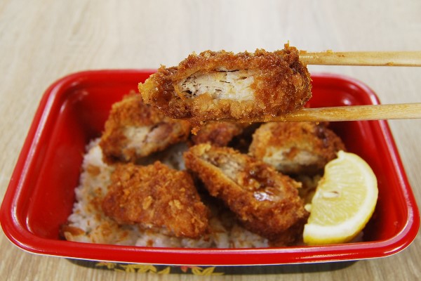 【テイクアウトめし】怒涛の肉汁に大満足！ ミルフィーユかつを極めた松のやの「ミルフィーユかつ定食」