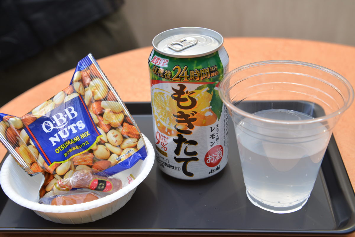 「もぎたて」とおつまみがついて、なんと100円! 六本木ヒルズで限定BARが24日まで
