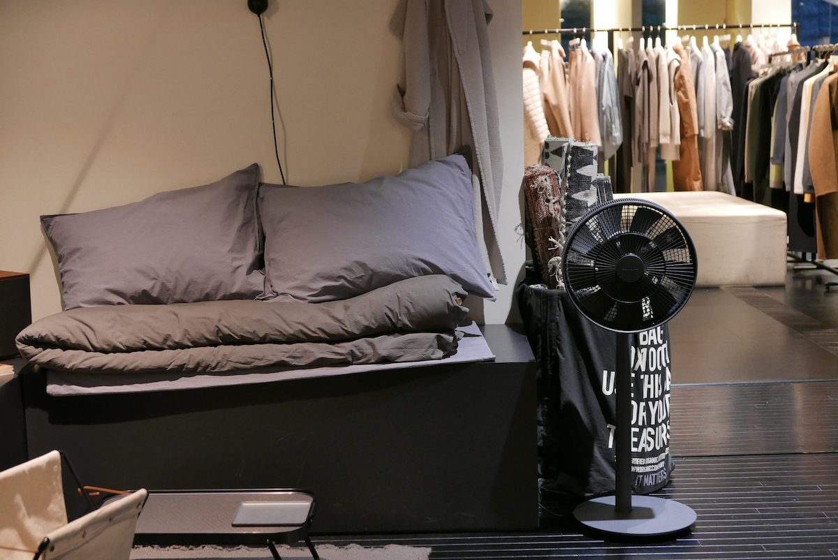 ↑「the CASHMERE」店内にさりげなく置かれた「The GreenFan(ザ・グリーンファン)」