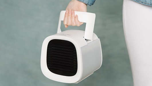 USB駆動で外にも持ち出せる! “打ち水”の原理を利用したポータブルエアコン「evaCHILL」
