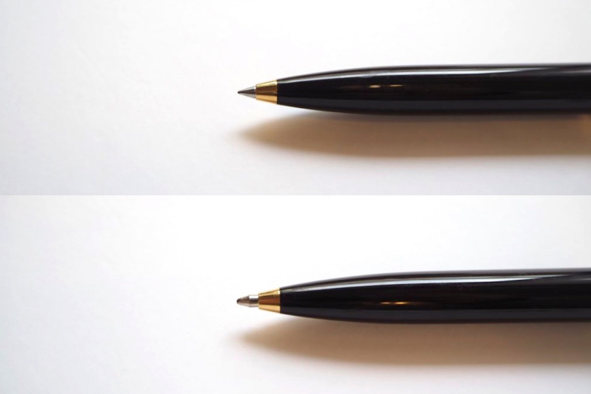 ↑実際にペン本体にセットすると、こんな見た目。上がジェットストリームの芯、下は純正品をセットしたもの
