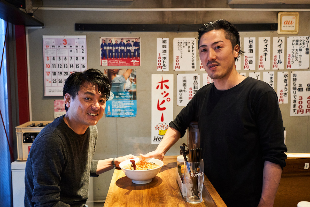 ↑幸田さんの地元の友人でもある、スタッフの竹村皓太さん。協力しながら店を盛り立てる