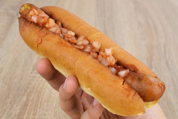 【テイクアウトめし】プチッとはじけるソーセージが至福！ モスバーガー「ホットドッグ」