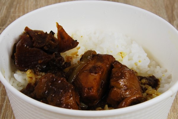 松屋のチキンカレーは専門店顔負け!? ファン待望の復活を遂げた「ごろごろ煮込みチキンカレー」