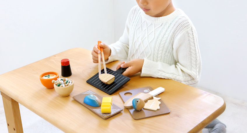 日本人なら和食から!? 箸づかいも身に付く食育にぴったりの「和食ままごと」セット