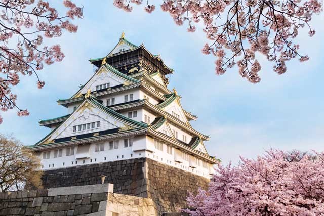 「高層ビル」と「史跡」の融合ーー海外の人が見た「日本の城」、ココに惹かれる。