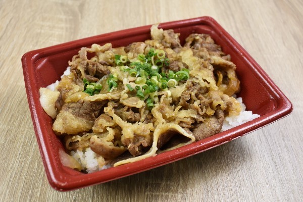 隠し味には白ワイン!? まろやかな甘口タレが絶品の「牛カルビ重」（なか卯）