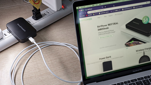 MacBookが約2時間で充電できる! 最大45W出力の急速充電器RAVPower「RP-PC104」にブラックモデル追加