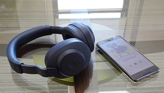 激戦のワイヤレスヘッドホン市場にまた新たな刺客参戦! Jabra「Elite 85h」は忠実な音作りが真摯