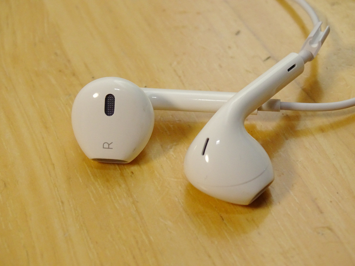 AirPodsの悩み全解消します！ 音漏れ対策は？ AirPodsの最適シーンは？ AirPods以外の選択肢は？…など語り尽くす。