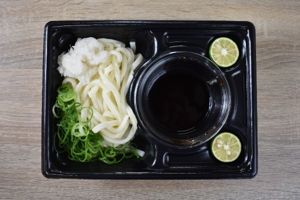 パンチのきいた酸味が爽快！ 目が覚めるほどスッキリするなか卯の「すだちおろしうどん」