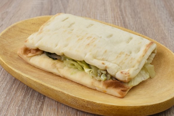 ジューシーなチキンをレモンの酸味で! タリーズコーヒー「ピッツァサラダ プラス ハーブチキン ～シチリアレモンソース～」