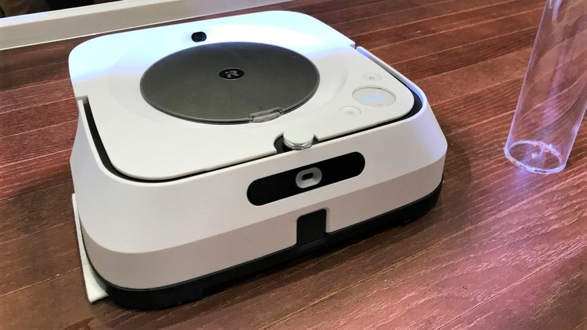 マンガで読んだ「掃除しなくていい未来」がついに…! 床拭きロボット「ブラーバ ジェットｍ６」と「ルンバ」の連携が感慨深い
