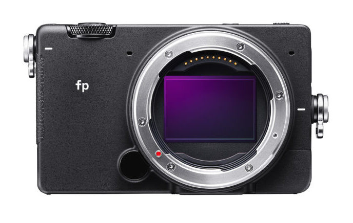 フルサイズミラーレスカメラ「SIGMA fp」は、静止画・動画の垣根を越える!?