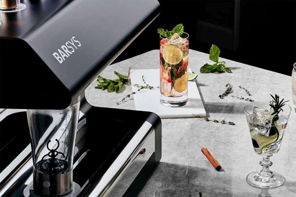 2000種類のカクテルが自由自在! 「AIバーテンダー」が家飲みをもっと楽しくする