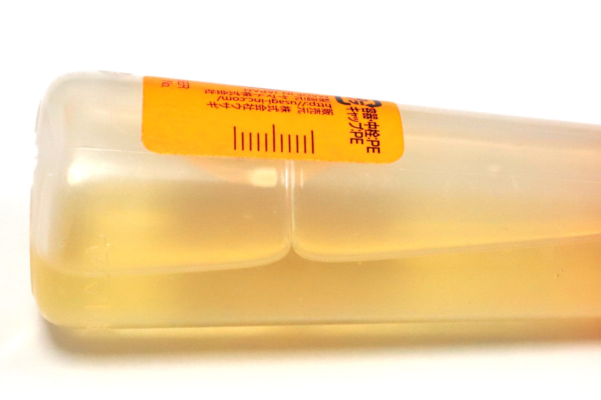 ↑気泡割り専用アラビックヤマトのラベルに印刷された目盛り。筆者も繰り返し“体積ちょうど半分”にトライしたが、これが限界