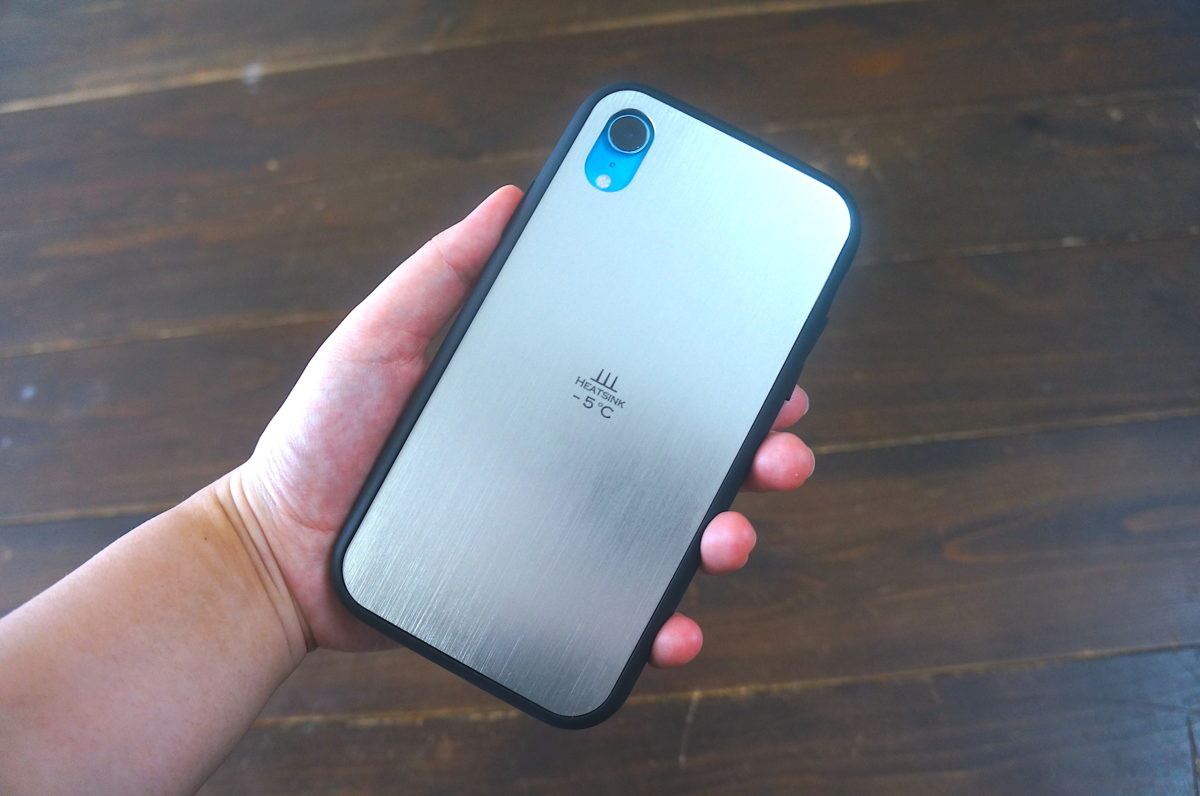 猛暑で気を付けたい「スマホの熱」に新対策! ひんやりスマホケース「HEATSINK−5℃ Cool」レビュー