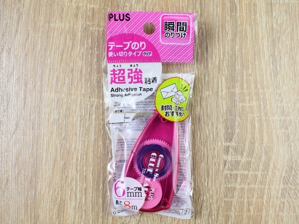 これがのりなの!? 修正テープにしか見えない「テープのり」