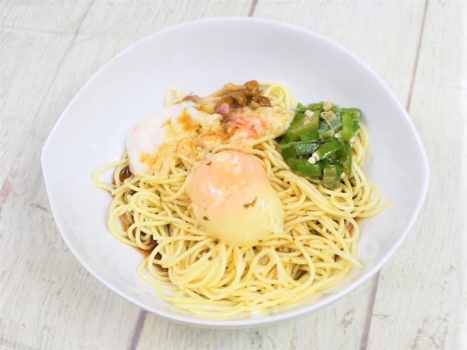 オクラ・とろろ・なめこのねばねばが楽しめる！ セブンの「とろろと半熟たまごのねばねば冷製パスタ」