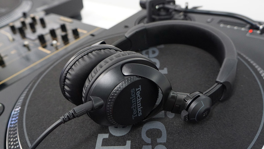 新生テクニクス初のイヤホン「EAH-TZ700」ついに登場! DJヘッドホンとともにファーストインプレッションをお届け